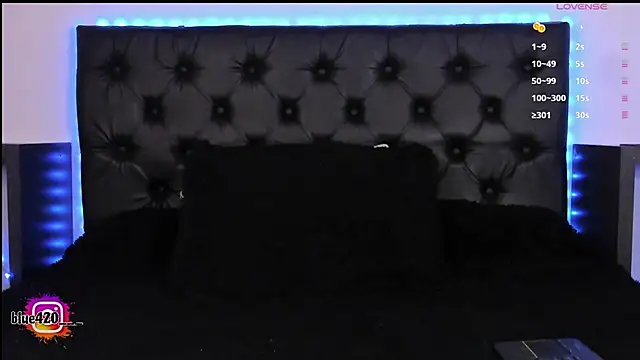 Skyler  blue4 online show from February 5, 2025, 11:55 am