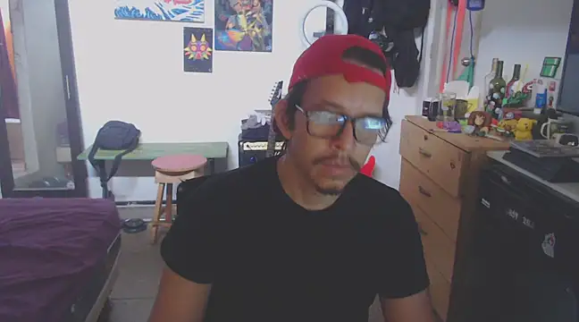 Snapshot of Pit_xxz chatting on February 11, 2025, 6:01 pm Pit xxz online show from February 11, 2025, 6:01 pm