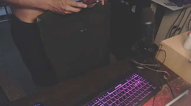 Snapshot of Pit_xxz chatting on February 20, 2025, 8:47 pm Pit xxz online show from February 20, 2025, 8:47 pm