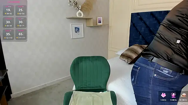 Snapshot of Charlotte_Mayer chatting on October 15, 2025, 11:29 am Charlotte Mayer online show from October 15, 2025, 11:29 am