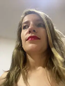 gwen ashly online show from April 16, 2026, 9:04 pm