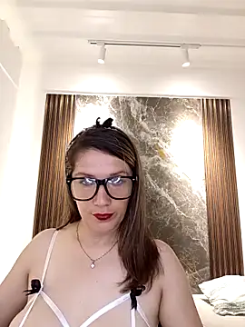 gwen ashly online show from October 10, 2025, 7:58 pm