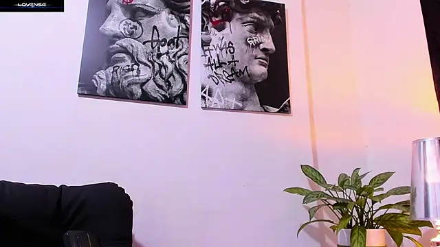 CruzVega online show from October 1, 2025, 12:16 am