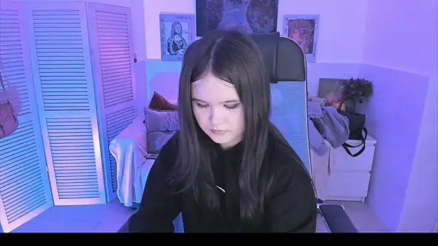 Elainebeness online show from October 24, 2025, 7:13 pm