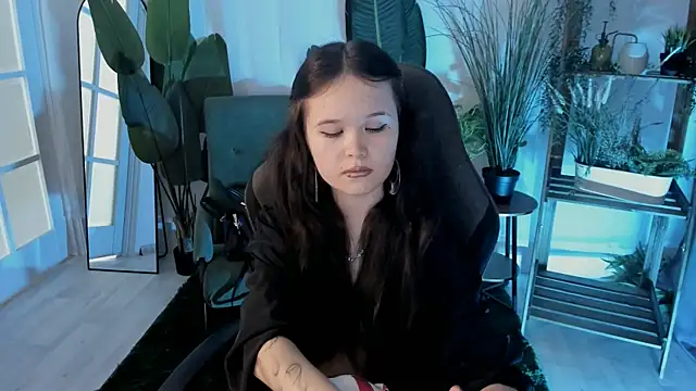 Elainebeness online show from July 11, 2026, 4:29 pm
