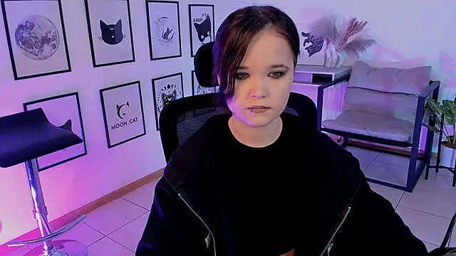 Elainebeness online show from March 16, 2025, 7:27 pm