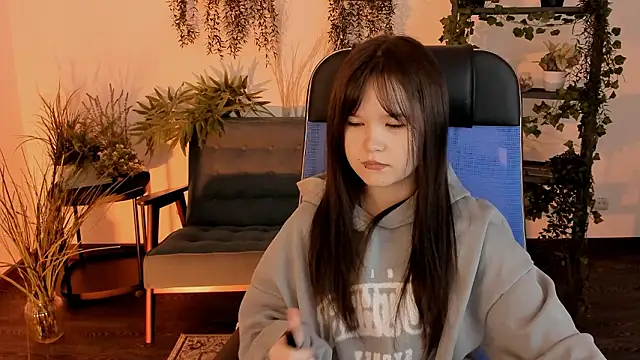 Snapshot of Elainebeness chatting on February 10, 2026, 7:35 pm Elainebeness online show from February 10, 2026, 7:35 pm