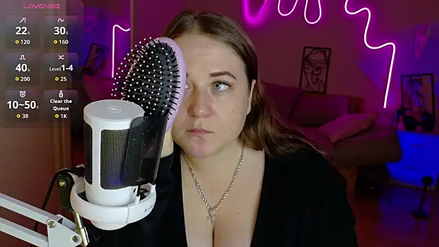 Snapshot of LizzyShine chatting on October 23, 2025, 6:39 pm LizzyShine online show from October 23, 2025, 6:39 pm