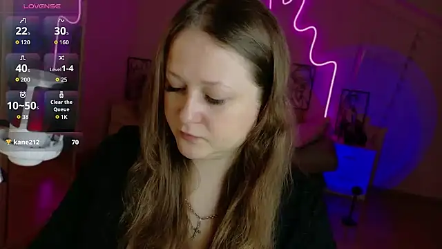 Snapshot of LizzyShine chatting on October 13, 2025, 1:56 pm LizzyShine online show from October 13, 2025, 1:56 pm