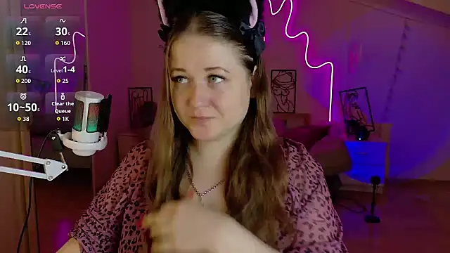 Snapshot of LizzyShine chatting on November 18, 2025, 9:12 am LizzyShine online show from November 18, 2025, 9:12 am