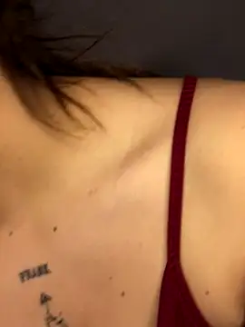 Miss oliviaa online show from November 28, 2025, 4:18 pm