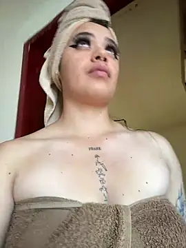 Miss oliviaa online show from February 18, 2026, 6:48 pm