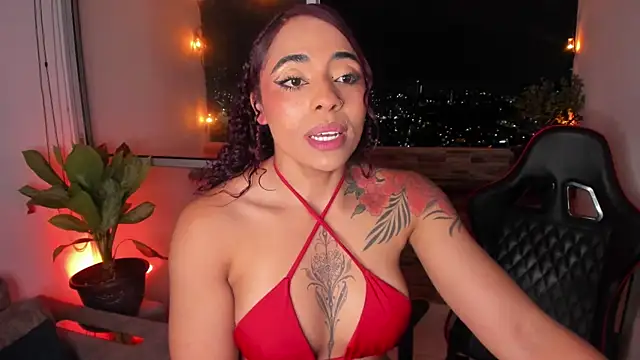 Snapshot of emilyfitness chatting on December 16, 2024, 6:10 am emilyfitness online show from December 16, 2024, 6:10 am