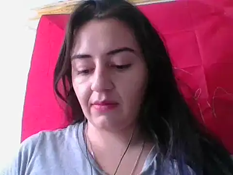  karlie kloss  online show from March 21, 2025, 8:18 pm