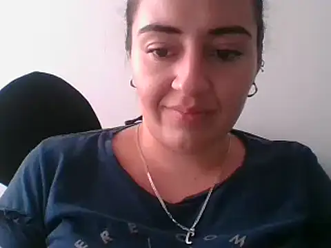  karlie kloss  online show from February 9, 2025, 9:17 pm