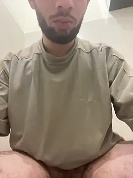 Snapshot of roland_alex1 chatting on February 11, 2026, 10:20 pm roland alex1 online show from February 11, 2026, 10:20 pm