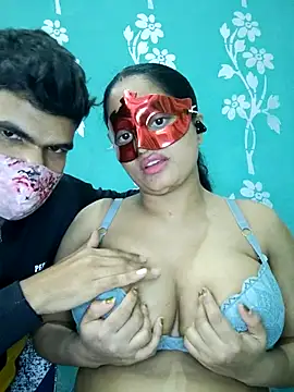 bigtitsqueen online show from February 18, 2026, 3:52 pm