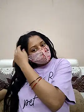 bigtitsqueen online show from October 25, 2025, 4:44 am