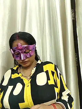Snapshot of bigtitsqueen chatting on October 2, 2025, 6:00 pm bigtitsqueen online show from October 2, 2025, 6:00 pm