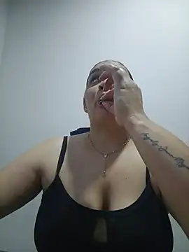 MirandaSoto online show from May 16, 2026, 4:22 am