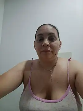 MirandaSoto online show from July 5, 2026, 6:20 am