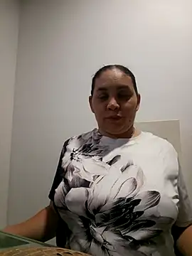 Snapshot of MirandaSoto chatting on February 8, 2026, 3:59 am MirandaSoto online show from February 8, 2026, 3:59 am