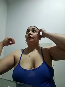 Snapshot of MirandaSoto chatting on February 22, 2026, 5:10 am MirandaSoto online show from February 22, 2026, 5:10 am