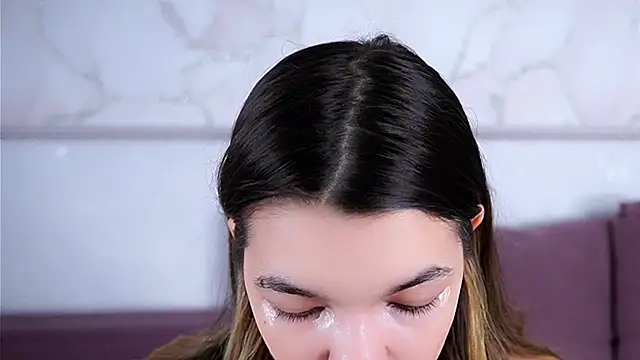 VeronaAppleberry online show from December 19, 2025, 1:09 am