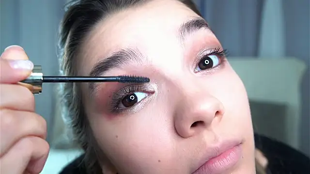 VeronaAppleberry online show from September 21, 2025, 11:26 am