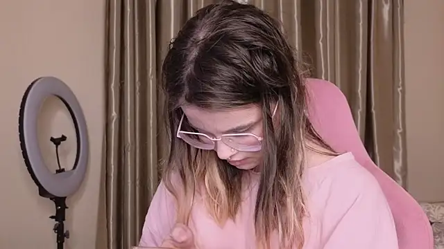 HanaMitsuri online show from March 24, 2026, 7:14 pm