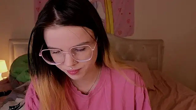 HanaMitsuri online show from October 23, 2025, 7:12 pm