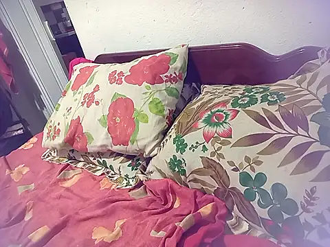 lukitassssssssssssss online show from November 29, 2025, 8:25 am