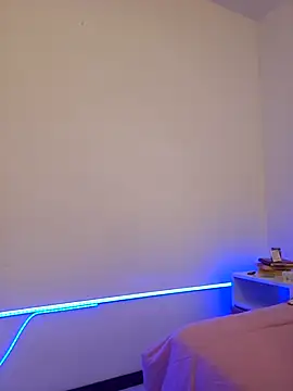 Snapshot of VictoriaEvaans_ chatting on November 17, 2025, 10:03 pm VictoriaEvaans online show from November 17, 2025, 10:03 pm