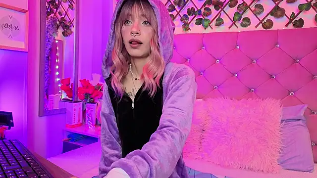 Snapshot of lauren_evans96 chatting on February 18, 2026, 2:20 am lauren evans96 online show from February 18, 2026, 2:20 am