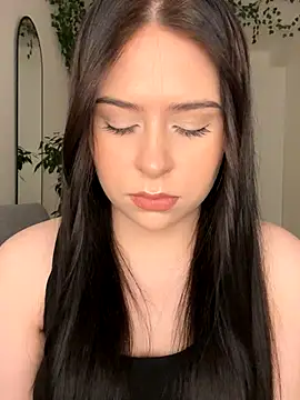  SweetCandyy online show from November 8, 2025, 6:33 pm