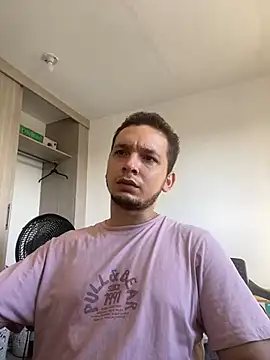 Snapshot of LabronsAd chatting on December 10, 2024, 7:32 pm LabronsAd online show from December 10, 2024, 7:32 pm