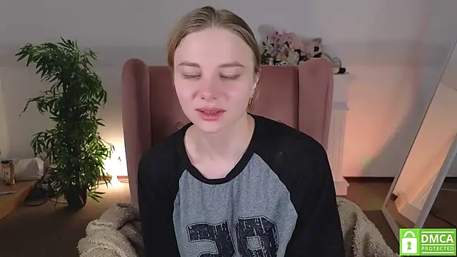 MirraBellanta online show from May 19, 2026, 12:59 am