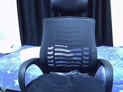 Horny-slut  online show from November 27, 2025, 1:17 am