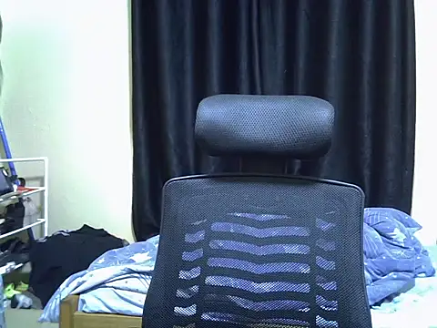 Horny-slut  online show from October 17, 2025, 3:36 pm