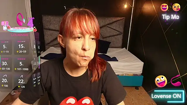 Snapshot of NatashaMason_ chatting on September 25, 2025, 12:11 pm NatashaMason online show from September 25, 2025, 12:11 pm