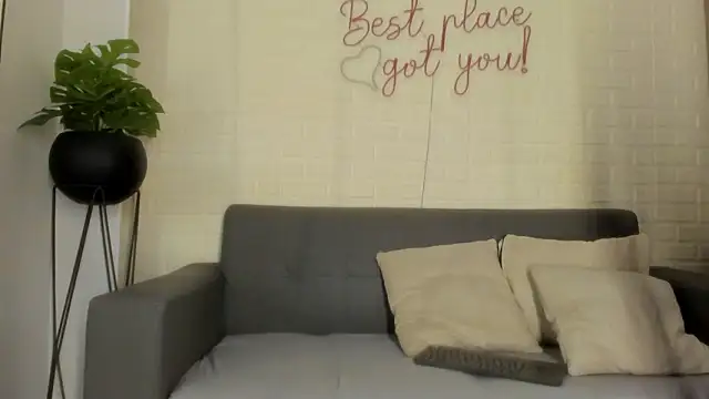 Snapshot of karina_gomez_18 chatting on February 15, 2026, 11:42 am karina gomez 18 online show from February 15, 2026, 11:42 am