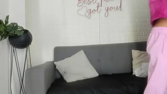 Snapshot of karina_gomez_18 chatting on February 17, 2026, 11:29 am karina gomez 18 online show from February 17, 2026, 11:29 am