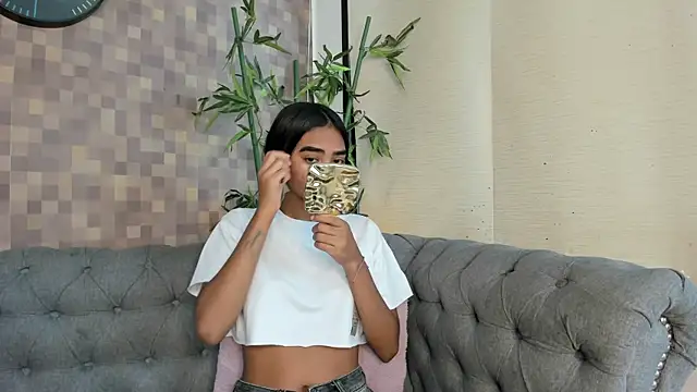 julieta aguilar1 online show from September 28, 2025, 8:05 pm