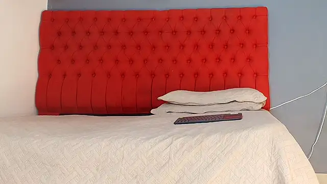 Snapshot of julieta_aguilar1 chatting on February 24, 2026, 7:04 pm julieta aguilar1 online show from February 24, 2026, 7:04 pm