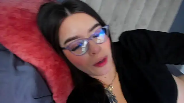 Charlotte Olsen  online show from December 5, 2024, 10:39 pm