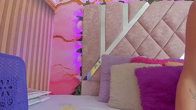 Snapshot of Bella__sweet chatting on February 10, 2026, 10:58 am Bella sweet online show from February 10, 2026, 10:58 am