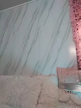 Nanda Vixen online show from December 19, 2025, 7:05 pm