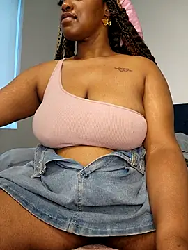 Snapshot of FKAGoddess chatting on March 4, 2025, 10:27 pm FKAGoddess online show from March 4, 2025, 10:27 pm