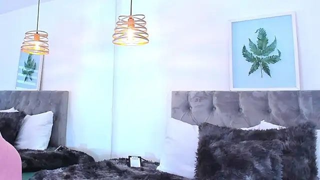 Nami sunny online show from September 15, 2025, 6:41 pm