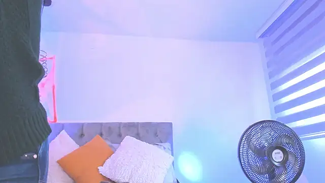 Nami sunny online show from October 14, 2025, 7:03 pm